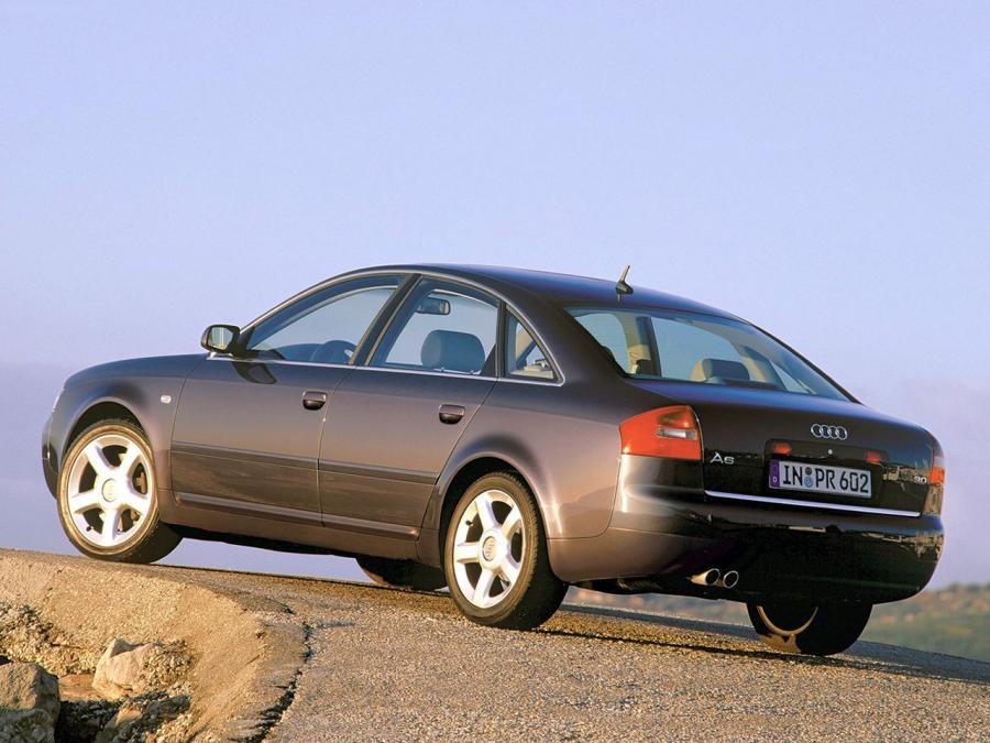  Audi A6 3.0 Sedan (4B, C5) 2001 года  (фото 11 из 17)